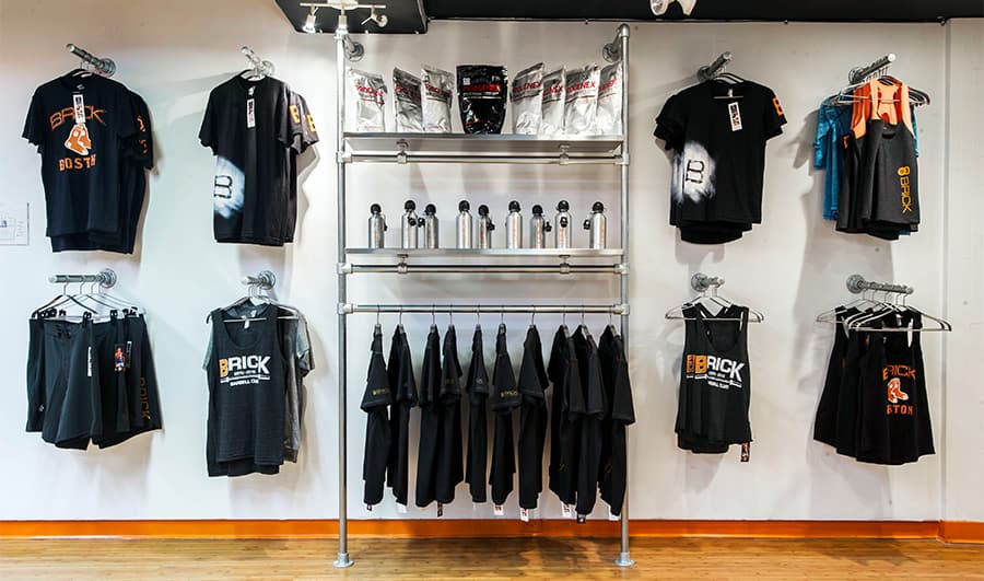 When it comes to choosing display racks for your T-shirts