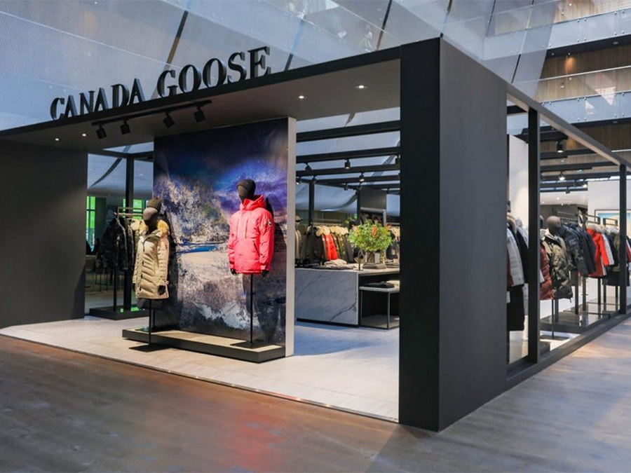 Sports Stores: Storing and Presenting Athletic Gear